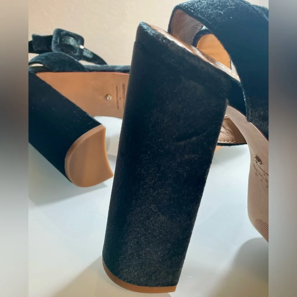 Antonio Melani x Nicola Bathie Emilia Velvet Rose Platform Dress Sandals - NWOB